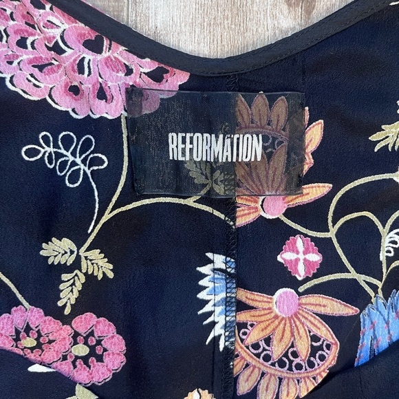 Reformation peek a boo cropped top size 0 - Picture 5 of 8